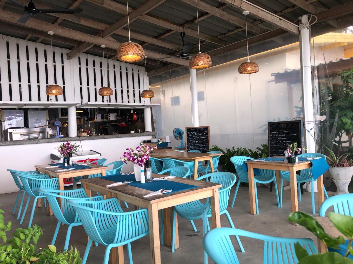 Le Petit Saint Tropez Hotel Khanom Exterior photo