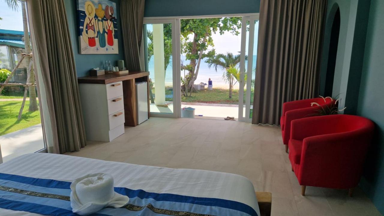 Le Petit Saint Tropez Hotel Khanom Exterior photo