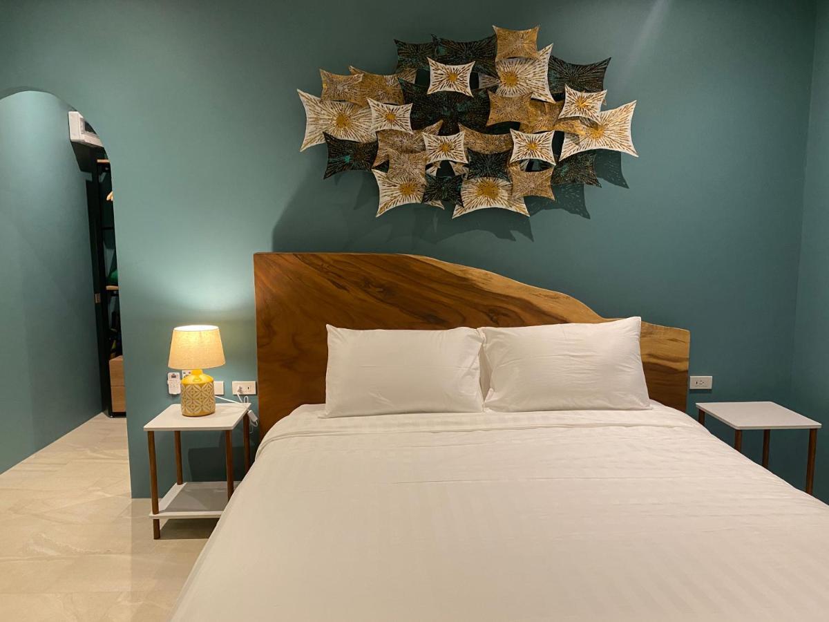 Le Petit Saint Tropez Hotel Khanom Exterior photo